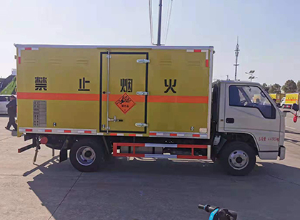 呼和浩特爆破器材运输车工人安全操作规范与智能技术保障